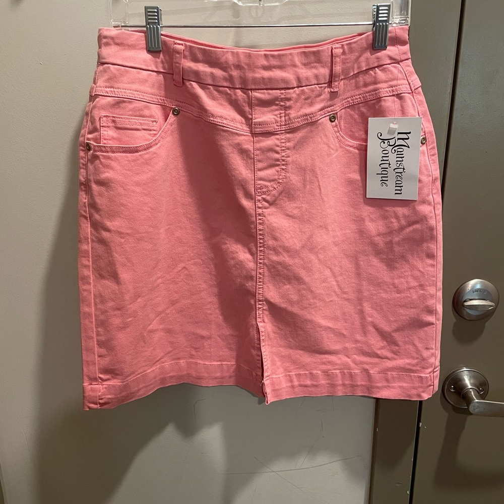 Boutique pink skort, size M